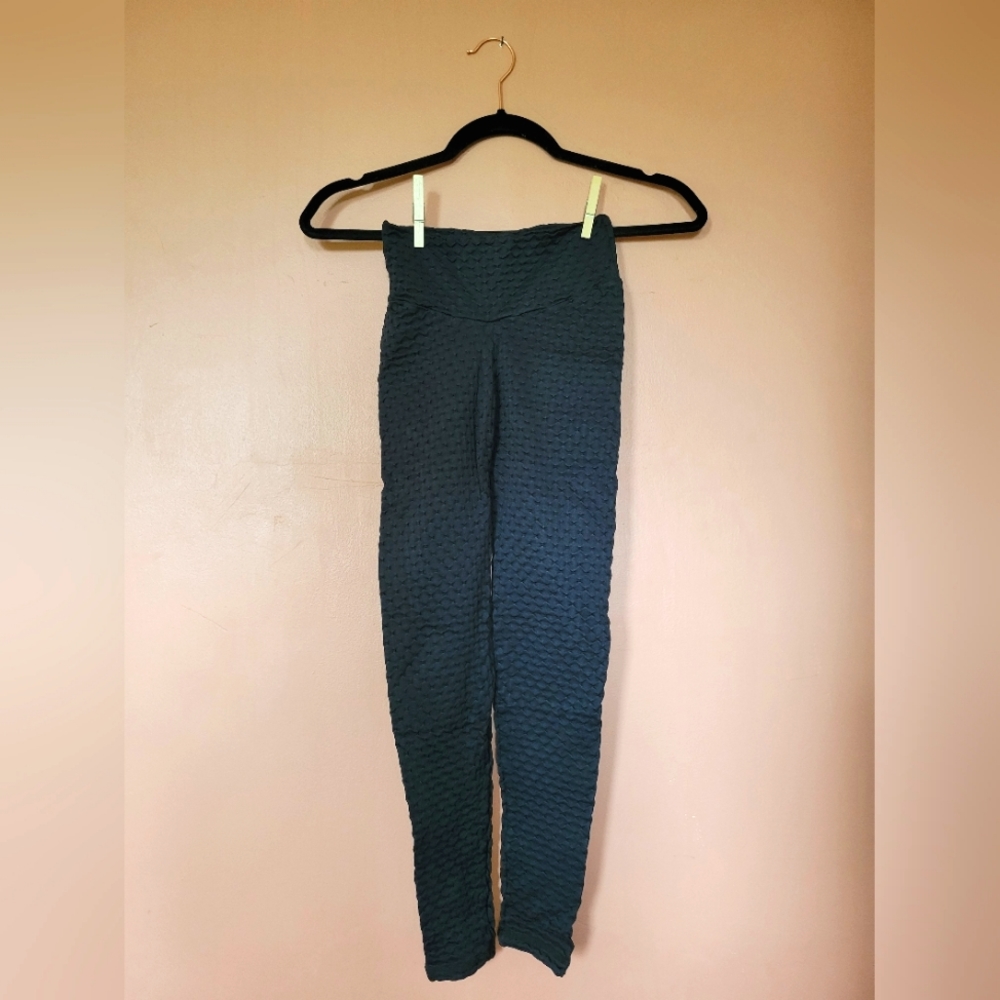 The famous "TIKTOK" leggings, size small